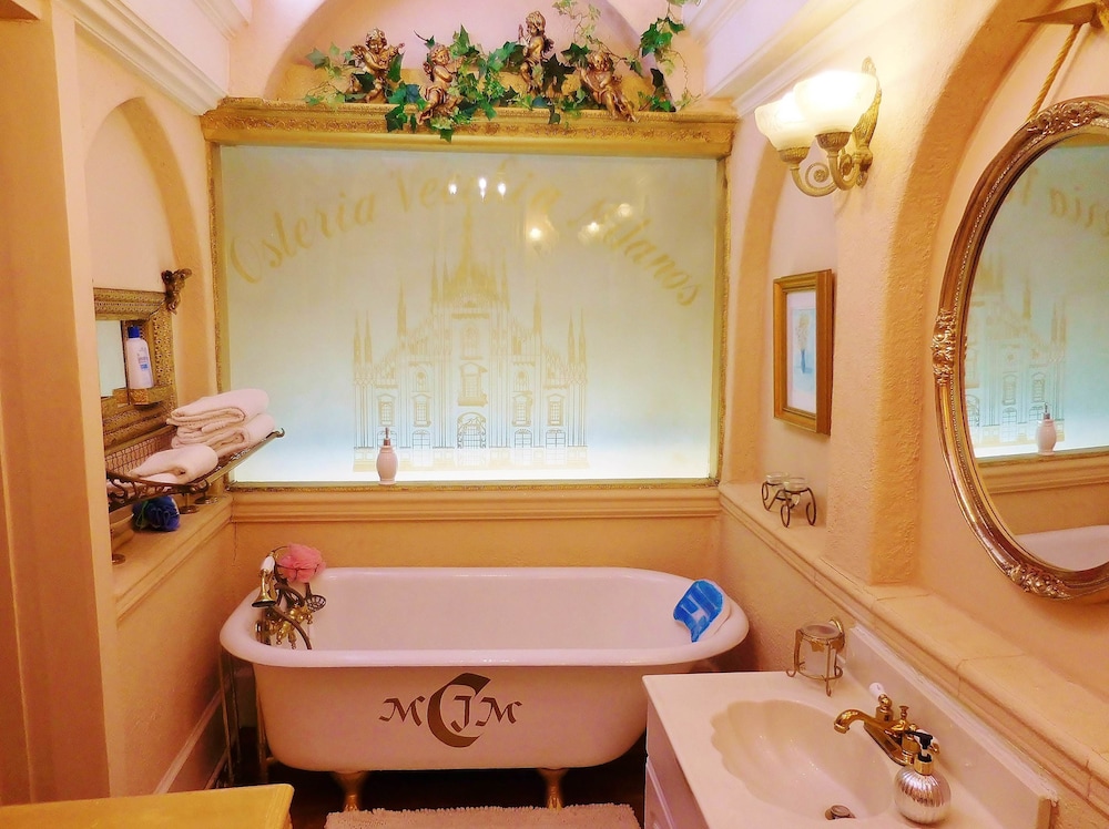 The Romeo and Juliet Room photo 2