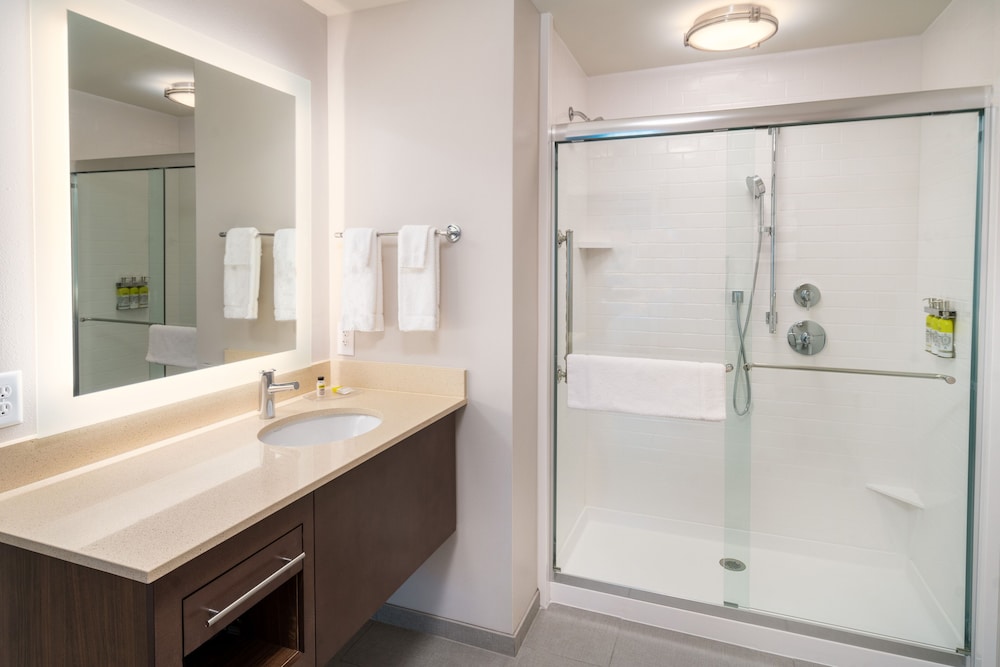 Suite, 1 Bedroom, Accessible, Kitchen (Communications) - Photo 2