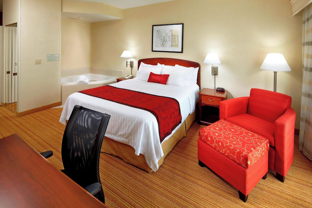 Room, 1 King Bed - Photo 2