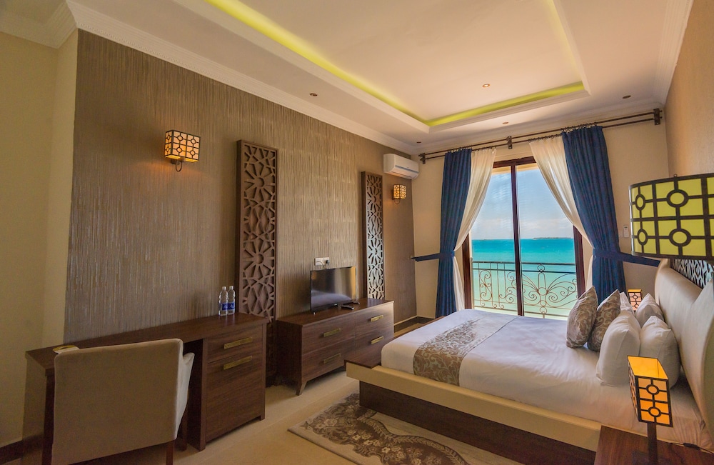 Superior Room, 1 King Bed, Ocean View photo 1