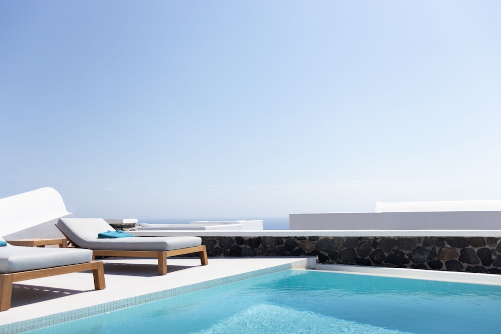 Pool Suite with Sea view - Photo 13