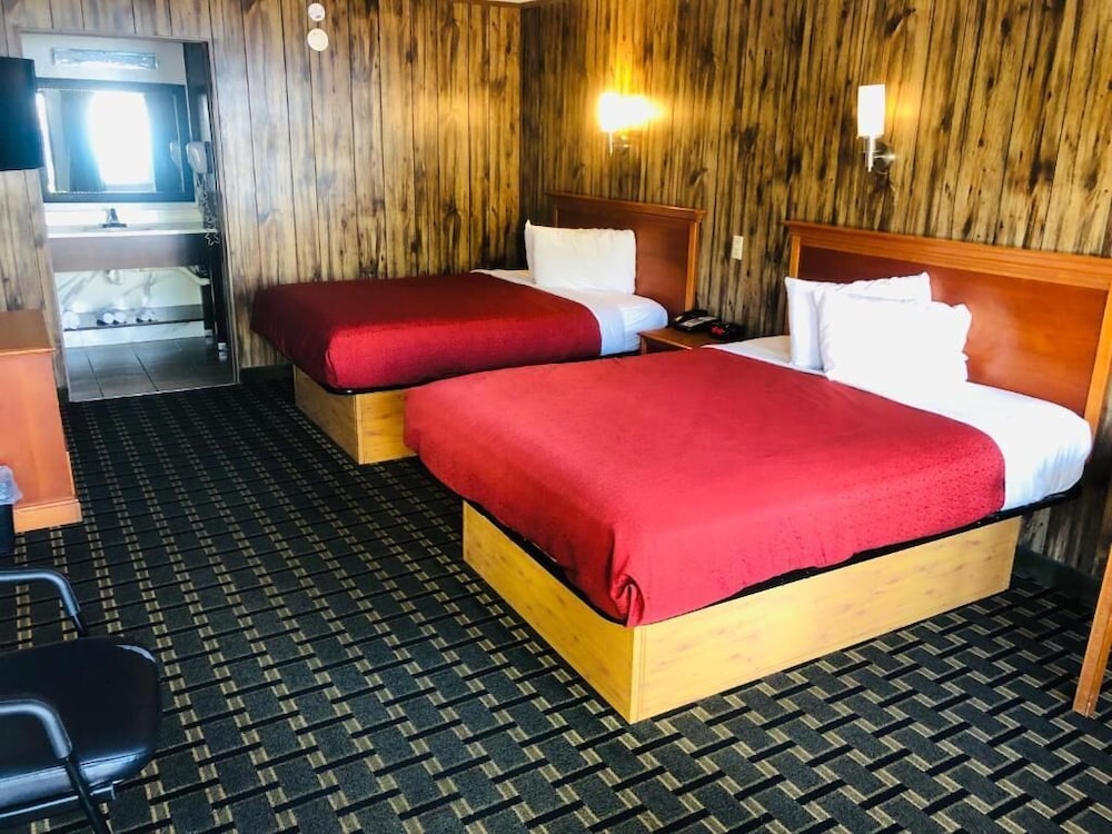 Room, 2 Queen Beds photo 1