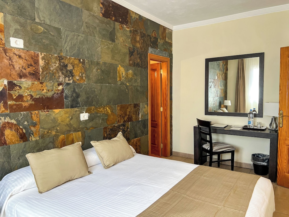 Double Room - Photo 4