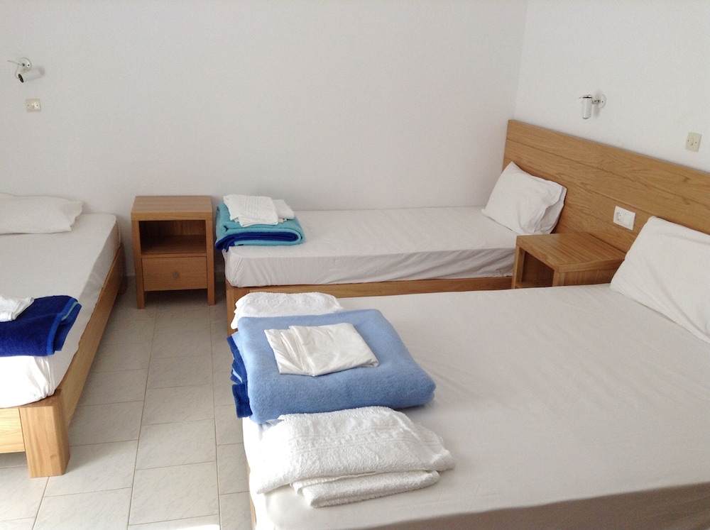 Basic Quadruple Room, 1 Bedroom photo 1