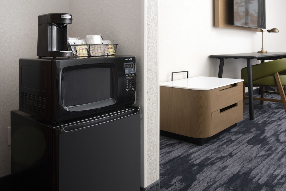 Suite, 1 King Bed with Sofa bed (Mobility Accessible, Tub) - Photo 2