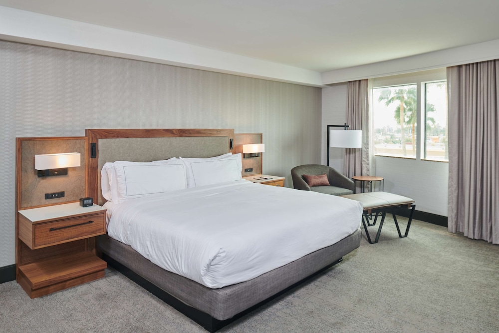 Suite, 1 King Bed, Jetted Tub (Kitchen) - Photo 4