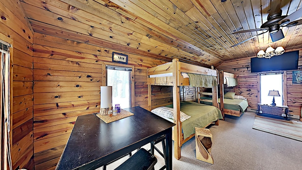 Cabin, Multiple Beds, Kitchen photo 3