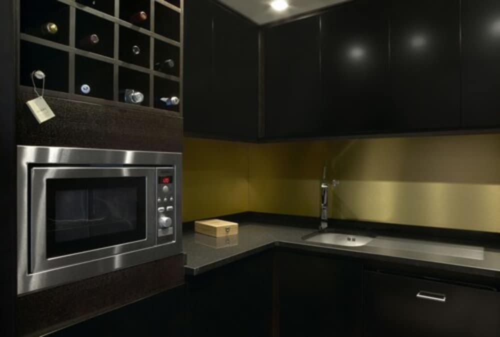Penthouse, Kitchenette, River View thumbnail 6