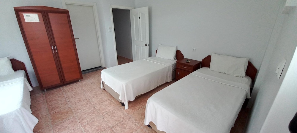 Standard Triple Room photo 3