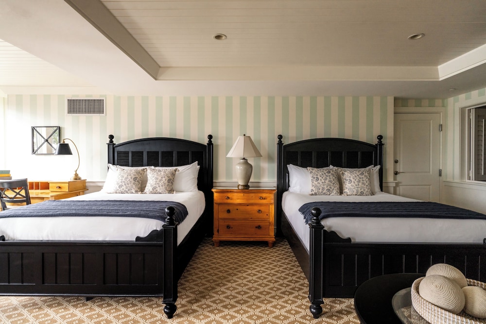 Signature Water View 2 Queen Beds