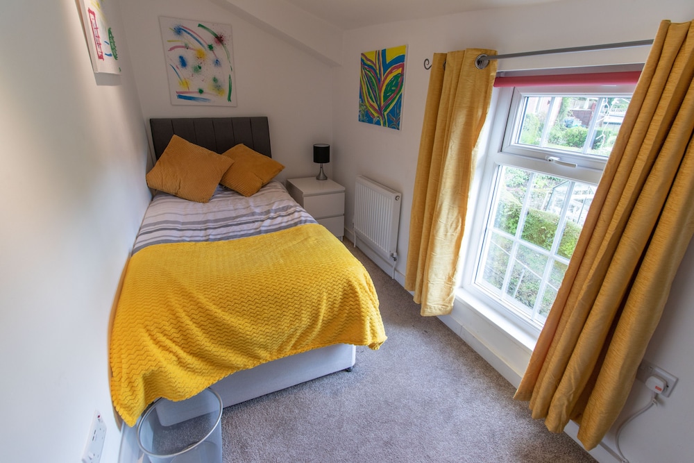 House, 3 Bedrooms photo 2