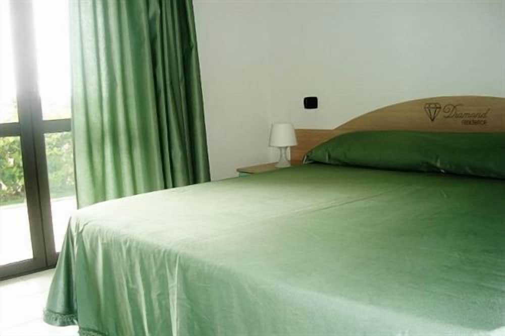 Double or Twin Room - Photo 1