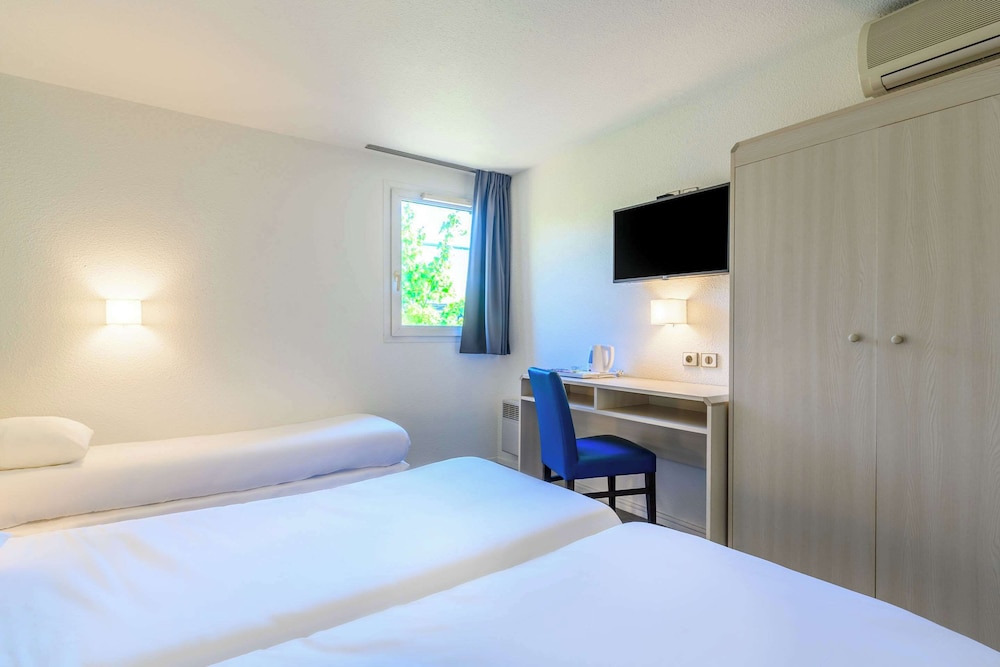 Standard Triple Room, 3 Twin Beds, Non Smoking - Photo 2