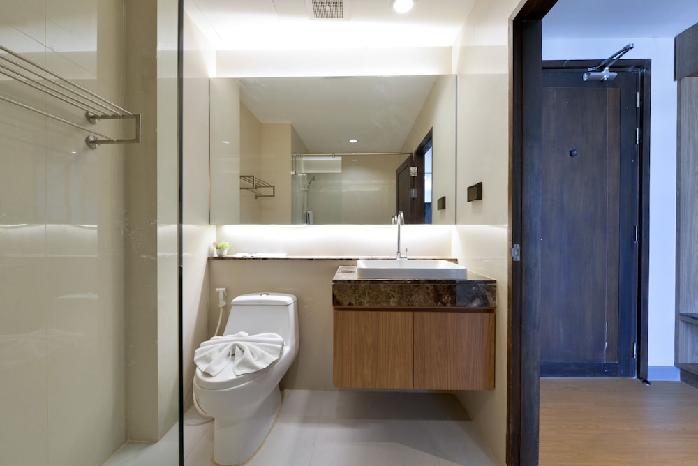 Executive Room - Photo 4