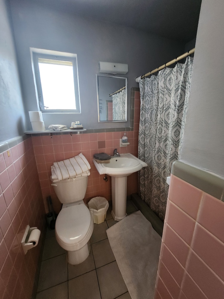 Large Efficiency Room, 2 Double Bed photo 3