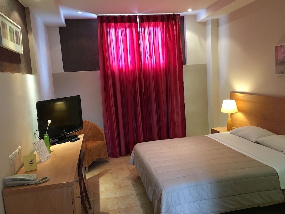 Economy Double Room - Photo 2