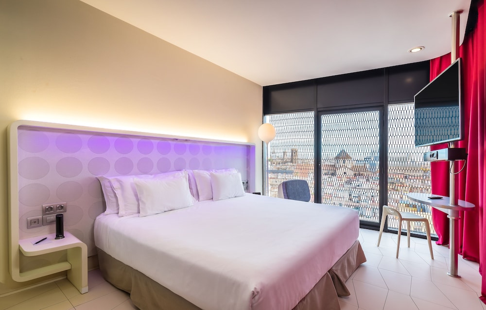 Deluxe Room, City View photo 3