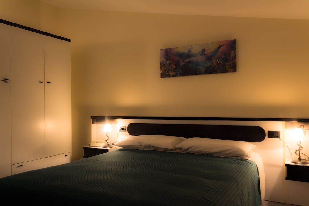 Basic Double Room photo 2