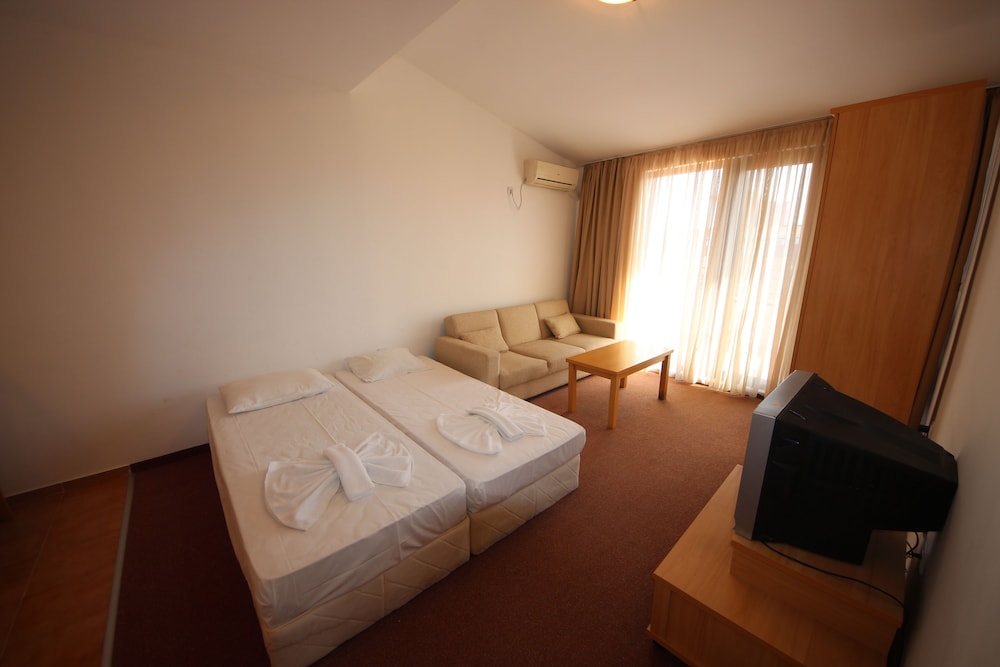 Family Studio, Sea View
