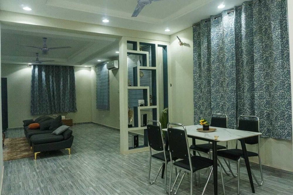 Apartment photo 1