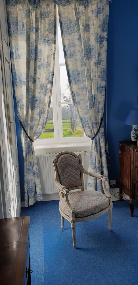 Deluxe Double Room, Private Bathroom, Park View (Chambre Bleue ) photo 2