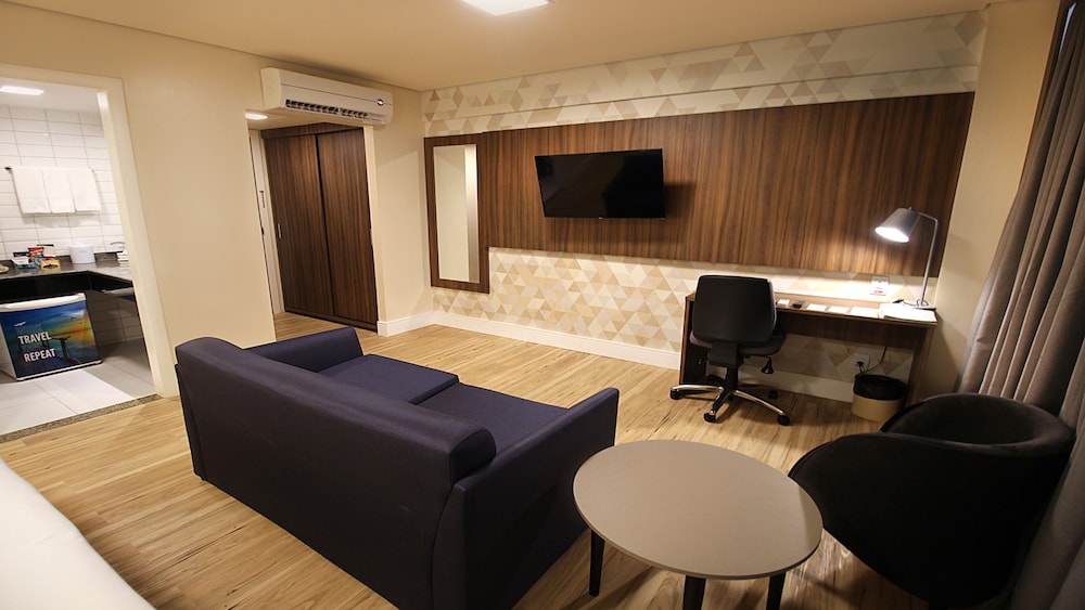 Standard Room, 1 King Bed, Sea View - Photo 3