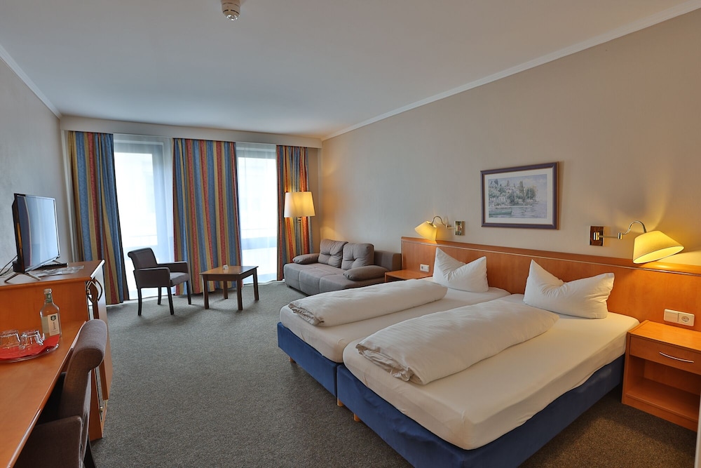 Deluxe Double Room, City View photo 3