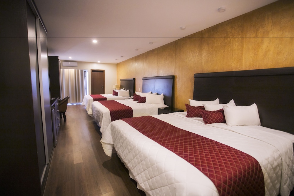 Family Suite (Triple)