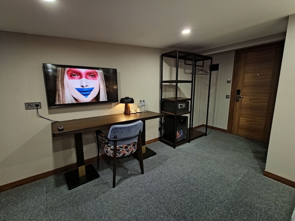 Design Double or Twin Room, City View photo 3