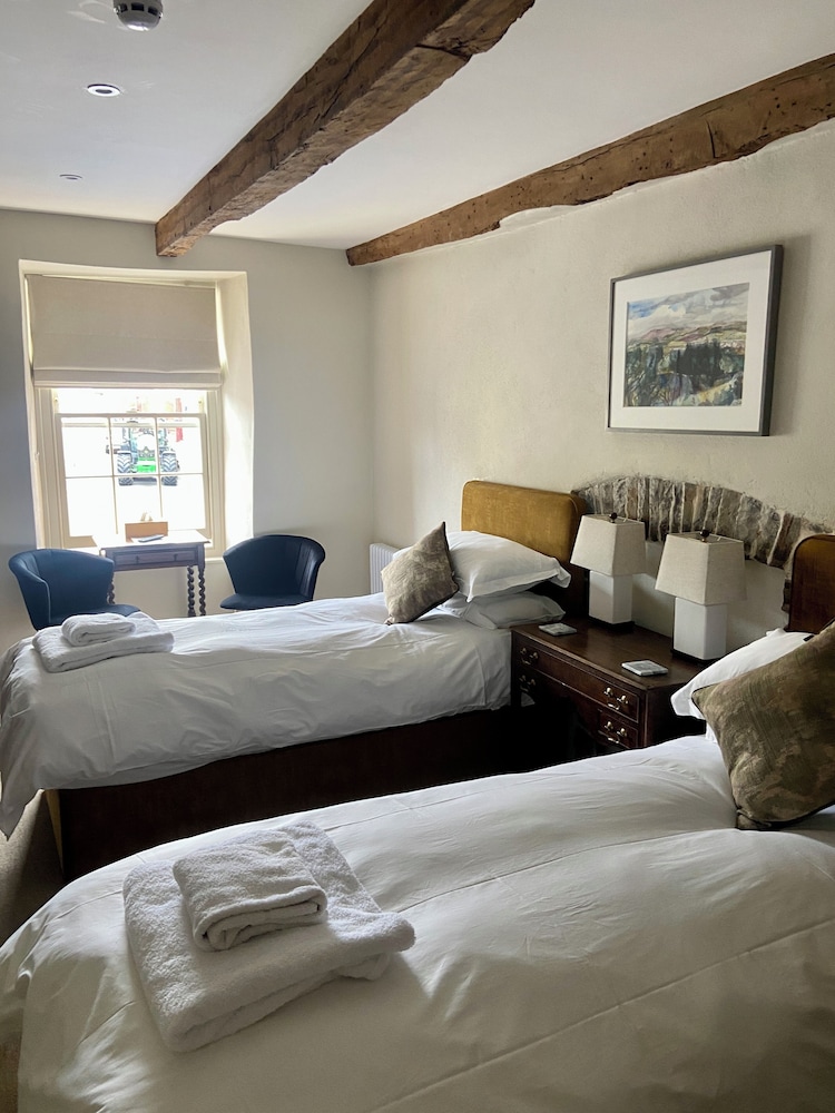 Deluxe Double or Twin Room photo 3