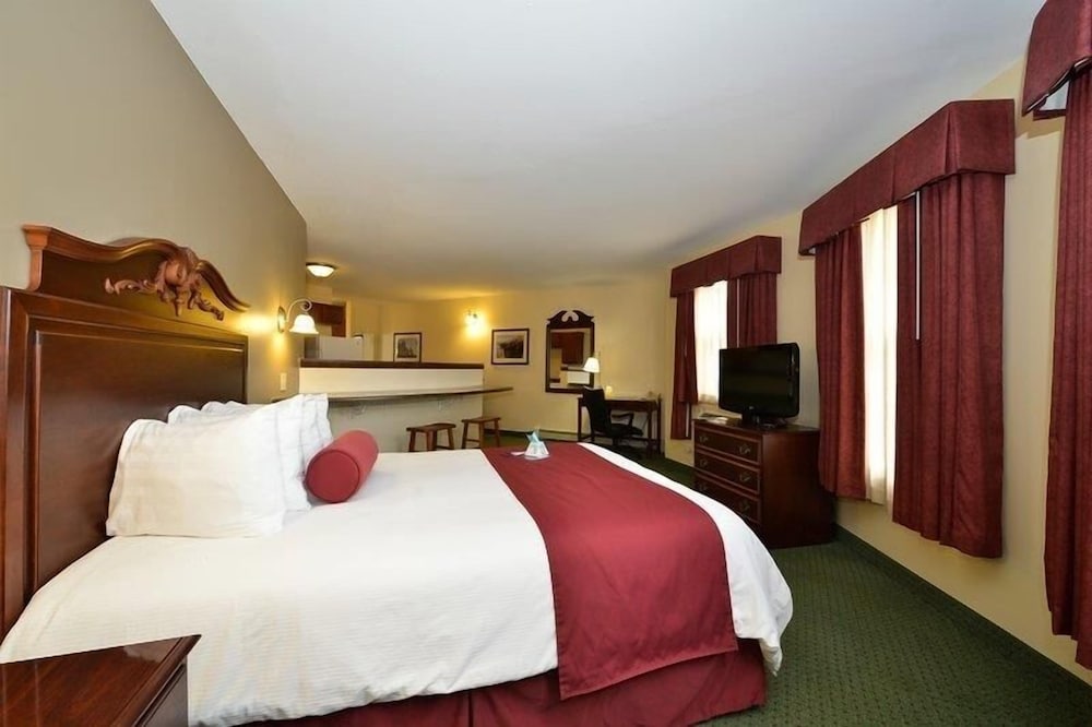 Suite, 1 King Bed, Non Smoking, Kitchen