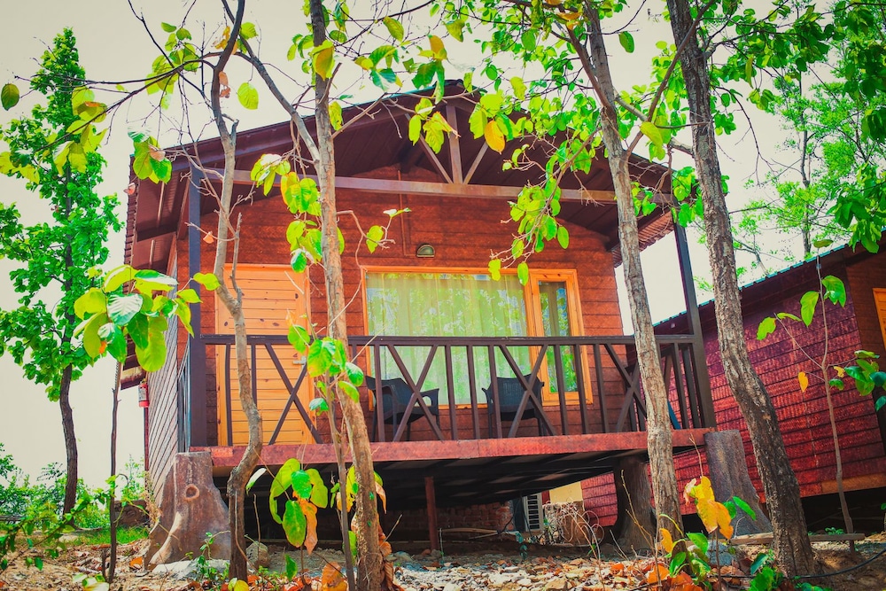 Exclusive Cottage, 1 King Bed, Garden View, Ground Floor photo 3