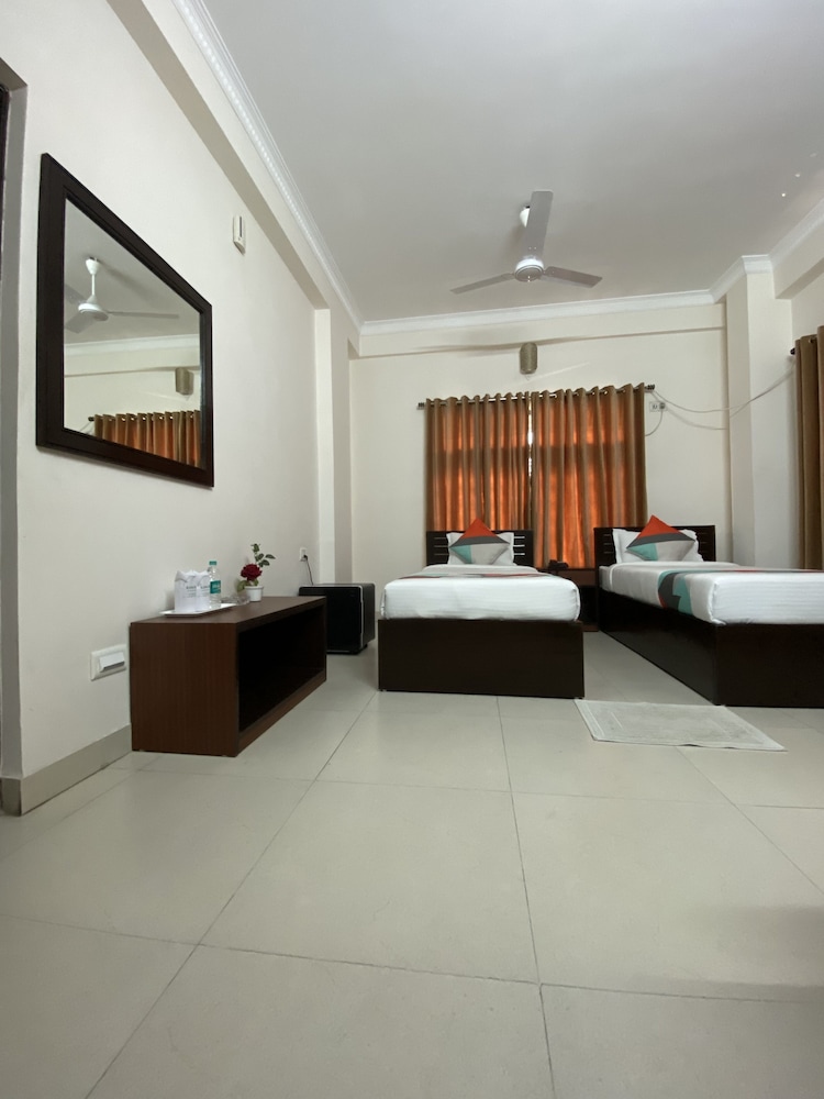 Deluxe Twin Room, City View photo 1