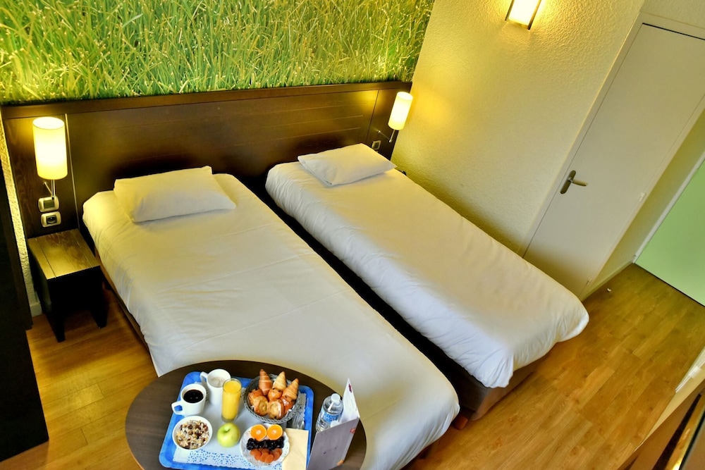 Twin Room - Photo 2