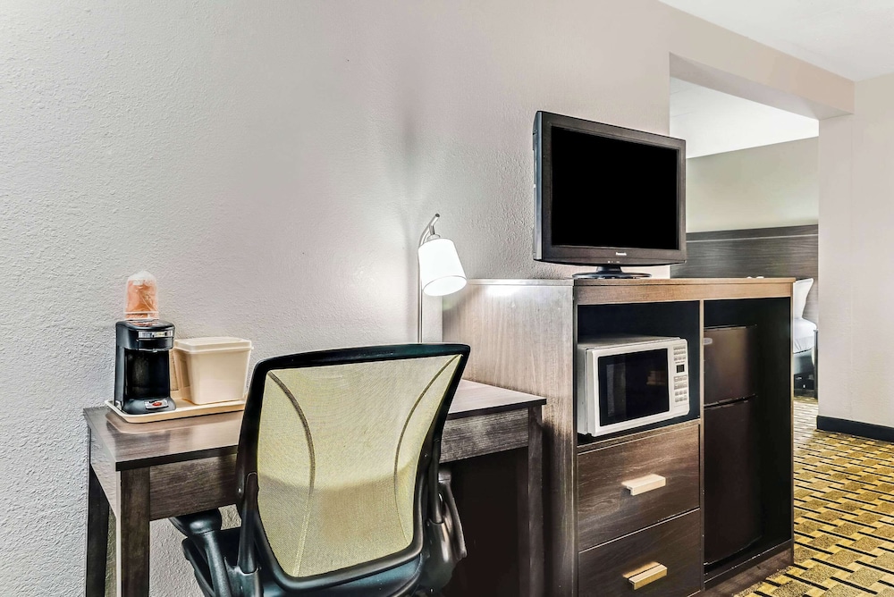 Suite, Multiple Beds, Non Smoking photo 2