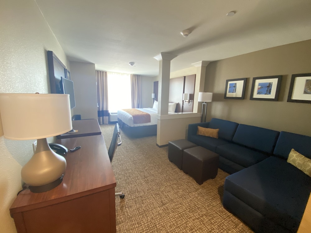 Suite, 1 King Bed with Sofa bed, Non Smoking - Photo 2