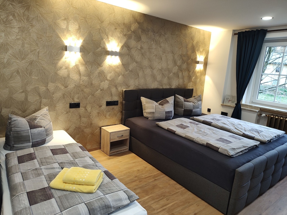 Classic Triple Room, Private Bathroom, Garden View - Photo 3