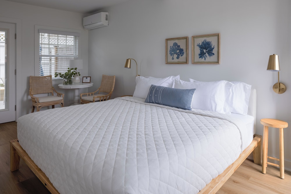 Premium Double Room, 1 King Bed, Courtyard View, Ground Floor