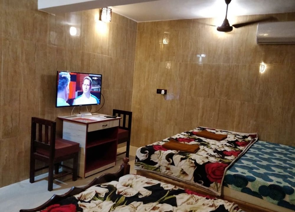 Family Deluxe Room (AC)