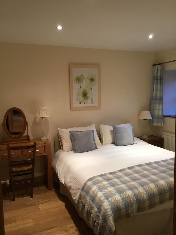 Double Room (King Bed) photo 2