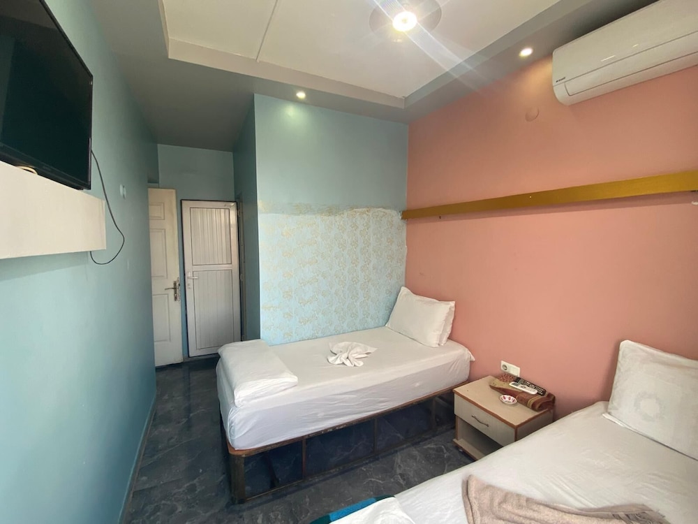 Basic Twin Room