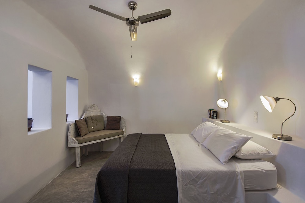 Deluxe Suite (Sunset View) - Photo 21