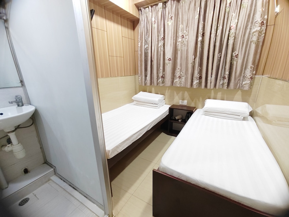 Basic Twin Room