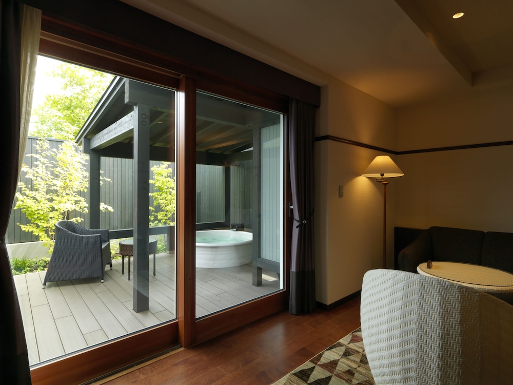 Twin Room with Open-air Bath, Non Smoking photo 2