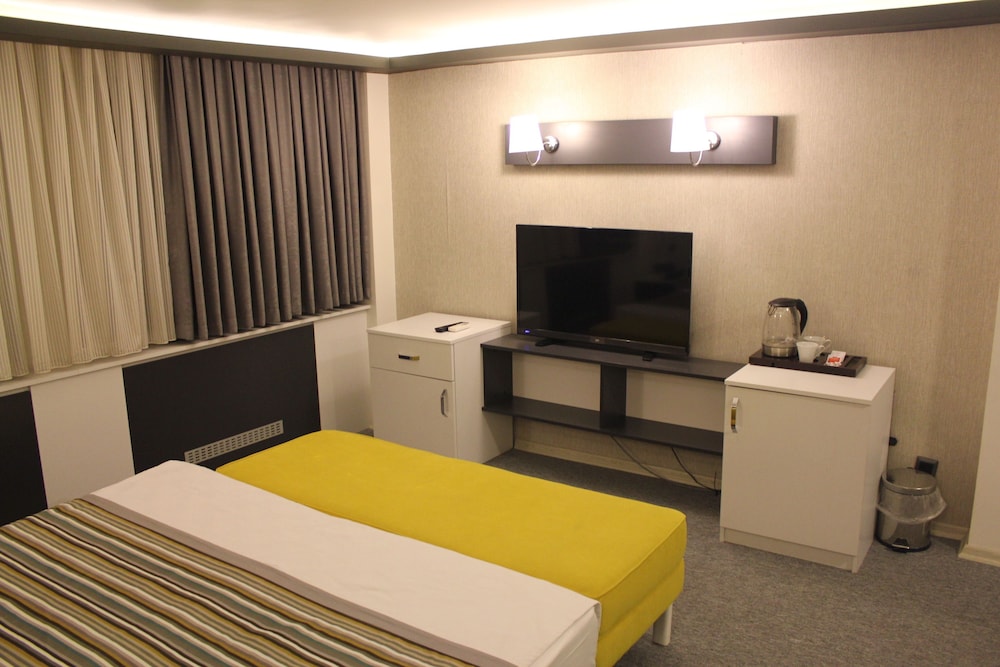 Deluxe Triple Room photo 3