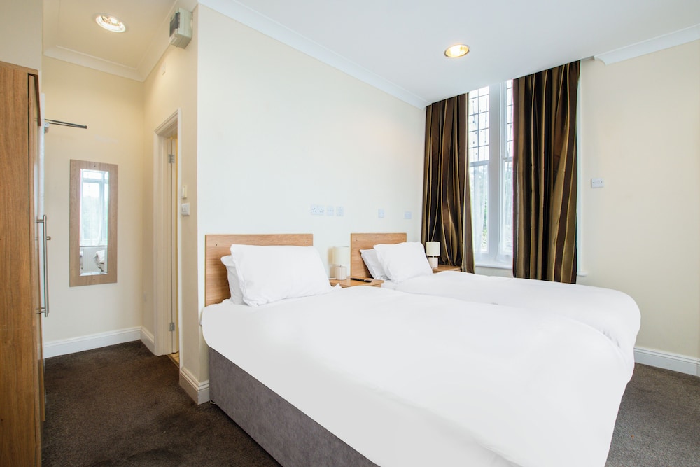 Standard Twin Room - Photo 4