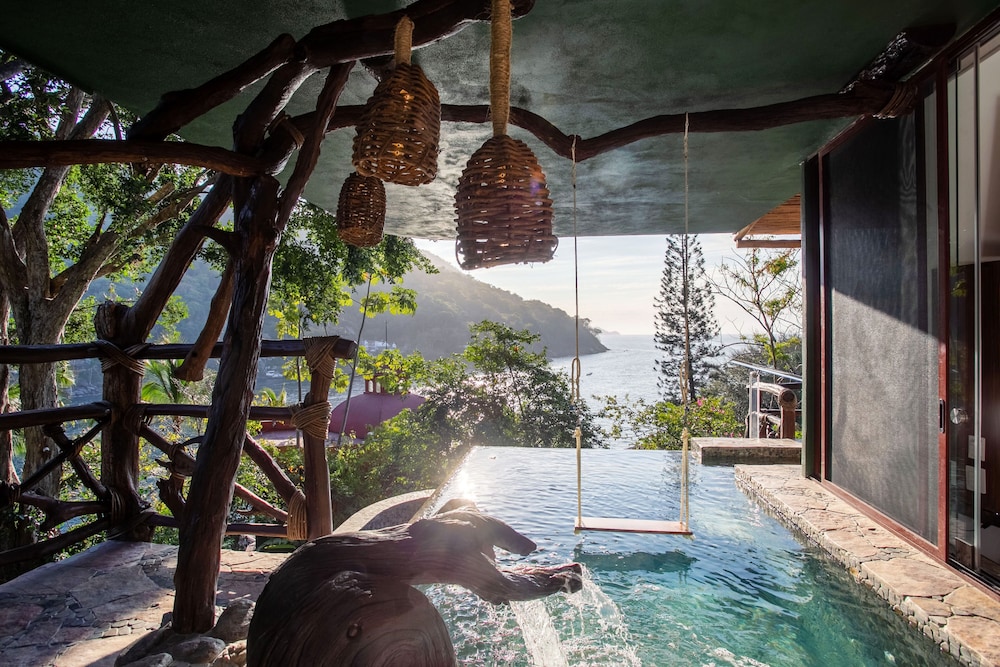 New Tower-bird Love Nest Ocean View