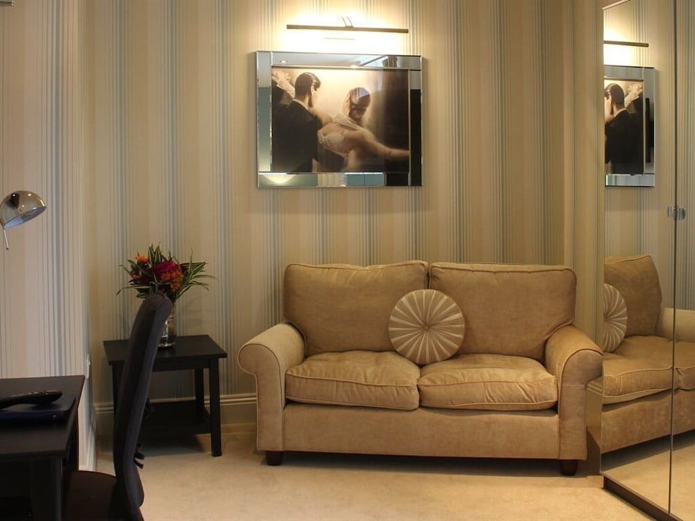 Standard Studio, Ensuite photo 2