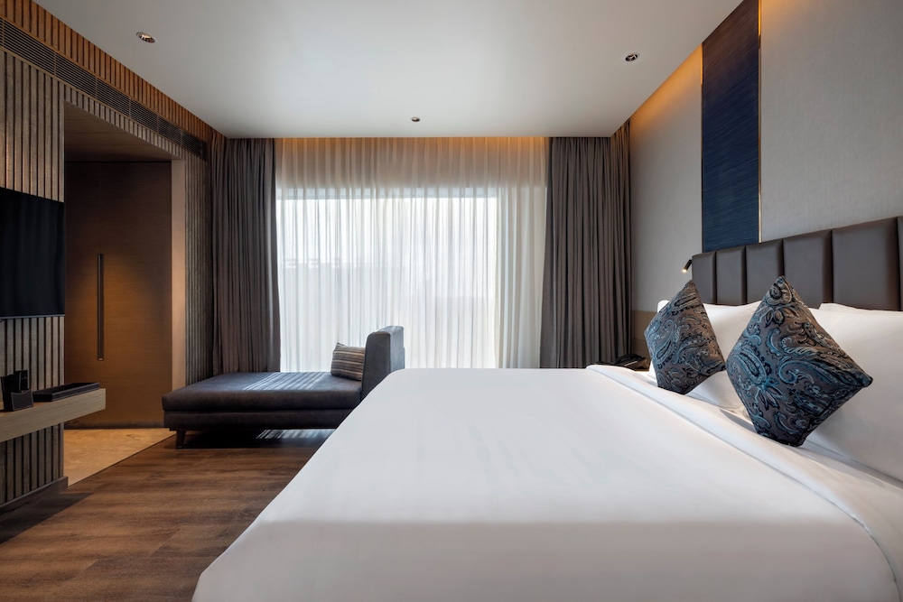 Deluxe Suite - Photo 5