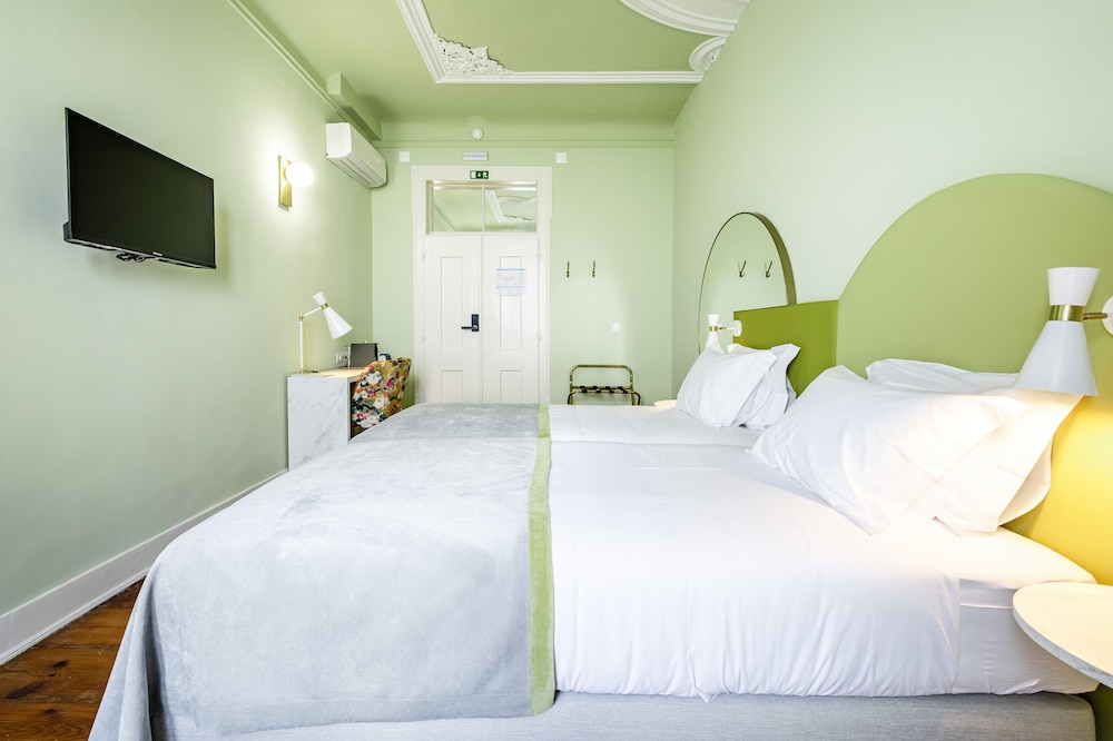 Standard Twin Room, 1 Queen Bed photo 2